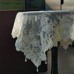 nappe dentelle transparente fleurs romantique table mariage blanc cassé beige élégante vintage floconnelle complexe
