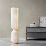 lampe sol moderne blanche tissu rayures verticales cylindrique salon chambre intérieur chic