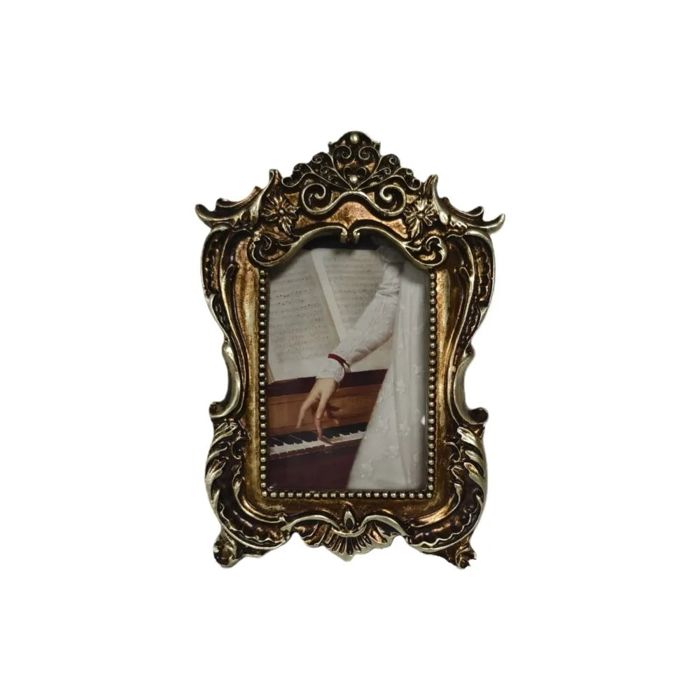 cadre photo vintage baroque or marron décoration florale sculptée aspect vieilliOpaque photo visible support
