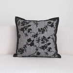 housse coussin carré motif floral contemporain polyester coton noir gris décoration maison voiture 45x45cm