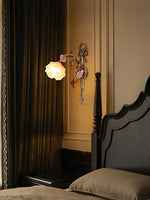 lampe murale vintage cuivre fleurs roses classique ornement métallique opalescent led chambre décoration fixations
