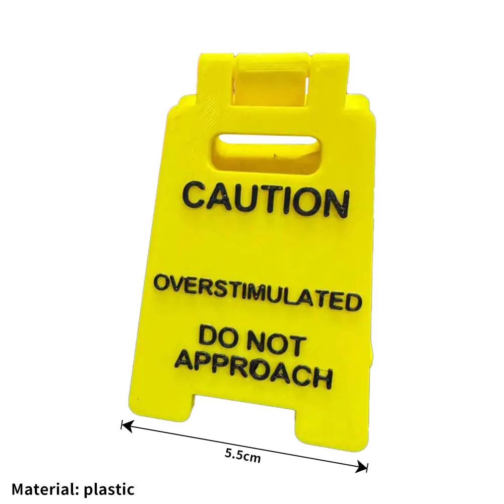 panneau signalisation caution overstimated do not approach classique jaune texte relief