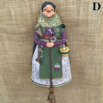 figurine artisanale sorcière cuisine résine broderie dentelle imprimé floral sac fourchettes cuillère bouquet fleurs