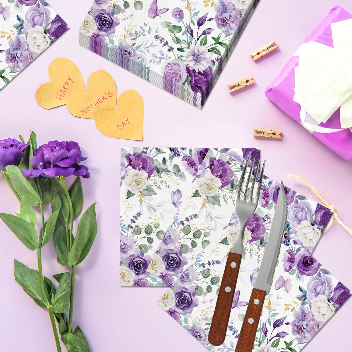 serviettes papier fleur violettes roses pivoines serviettes coeurs anniversaire mariage fêtes