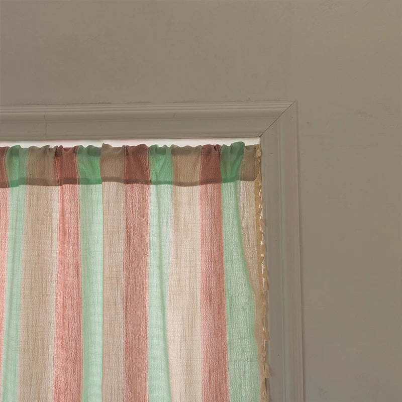 Rideau half rayés semi transparent bohème franges finition lin aspect texturé chambre