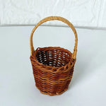 panier tressé marron clair traditionnel poignée jeu enfant imitation maison poupée accessoire nature animaux