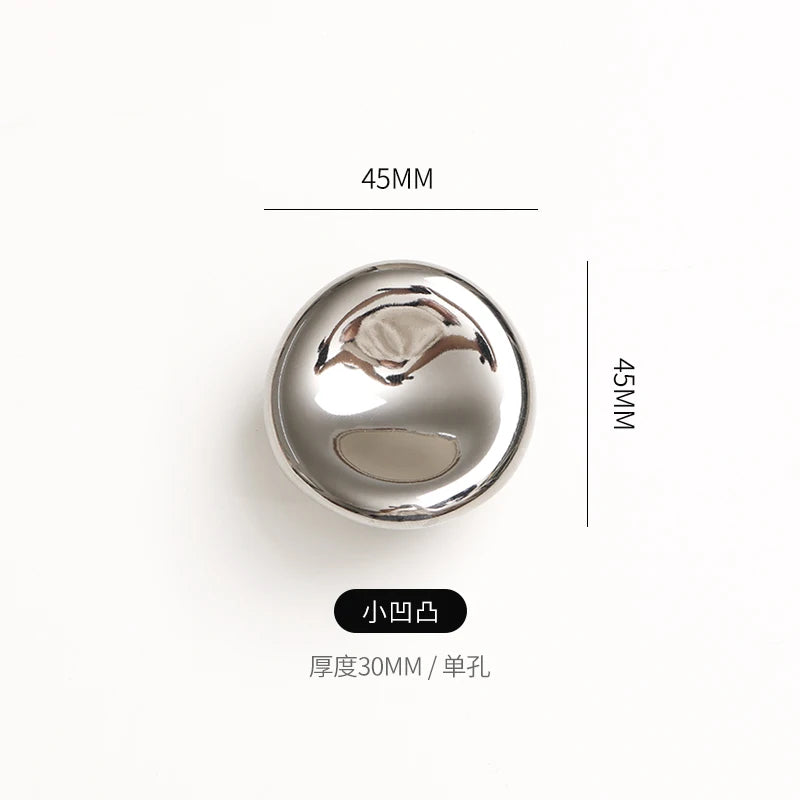 boucles d'oreilles argentées moderne minimaliste rondes brillantes légèrement concaves