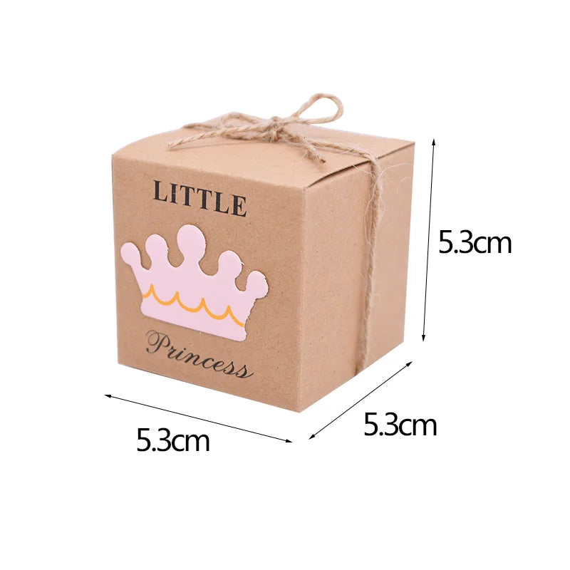 boîtes cadeaux marron clair texture cartonnée vintage ruban coton étagères événements anniversaires noël mariage