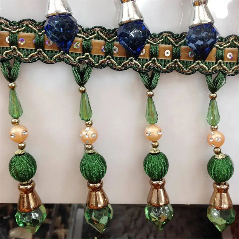 ruban décoratif strass tissu brodé élégant traditionnel bleu vert rouge or argent