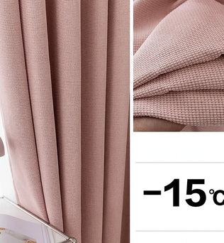 Rideau isolant thermique rose, idéal pour maintenir une température agréable à l'intérieur de votre maison, même par temps froid jusqu'à -15 degrés. Design élégant et moderne, parfait pour ajouter une touche de style à votre décoration intérieure tout en améliorant l'efficacité énergétique.