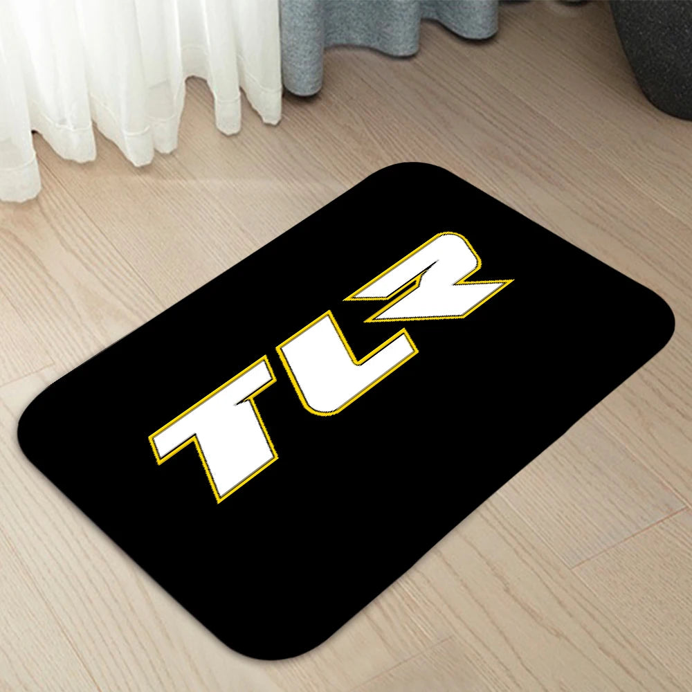 tapis moderne antidérapant noir blanc jaune bleu logo tlr racing geometrique salon entrée