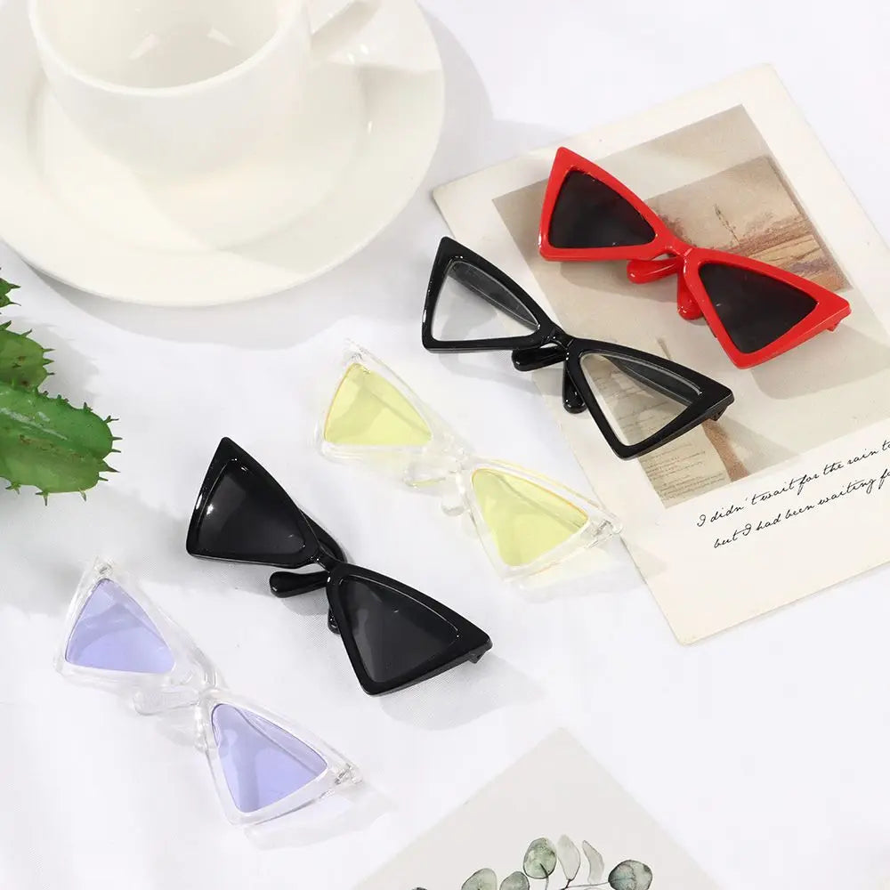 lunettes soleil transparentes clips nasaux verres colorés moderne rouge noir blanc bleu clair rose