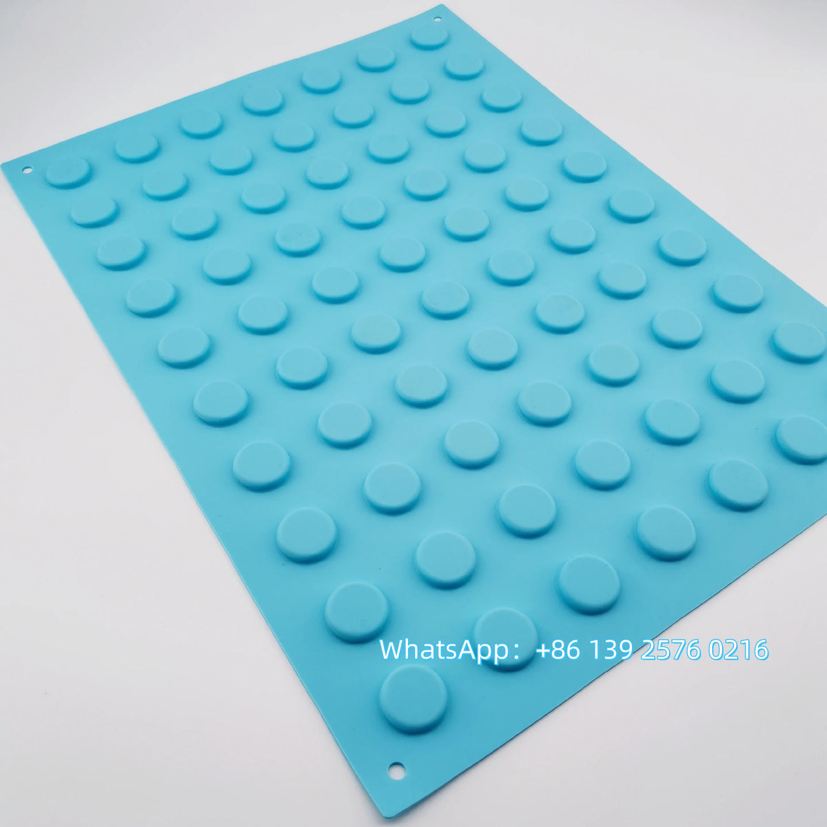 plateau instruments dentaires bleu turquoise texturé cercles relief opaques professionnel