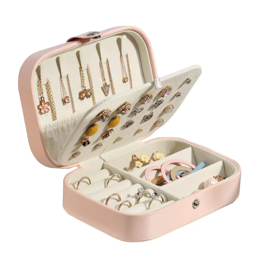 boîte bijoux portable cuir velours beige rose bleu marine moderne élégant boucles oreilles colliers