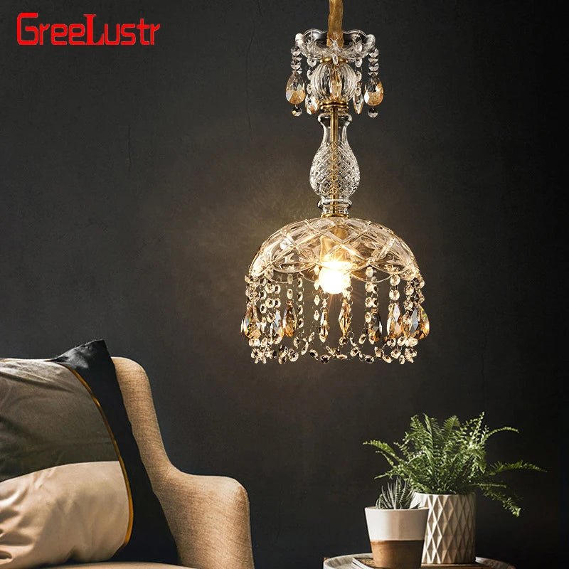 lampe suspendue dorée cristal transparent classique élégante chambre salle manger véranda