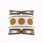 housse coussin brodée motif géométrique moderne blanc marron gris respectueux environnement décoration maison polyester