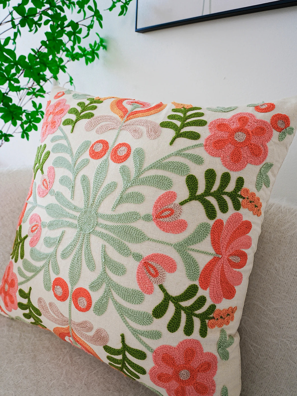 housse coussin brodé motif floral fleurs colorées polyester carré décoratif
