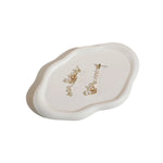 assiette céramique blanche dorée support bijoux moderne élégant plateforme rangement blanc doré mat brillant