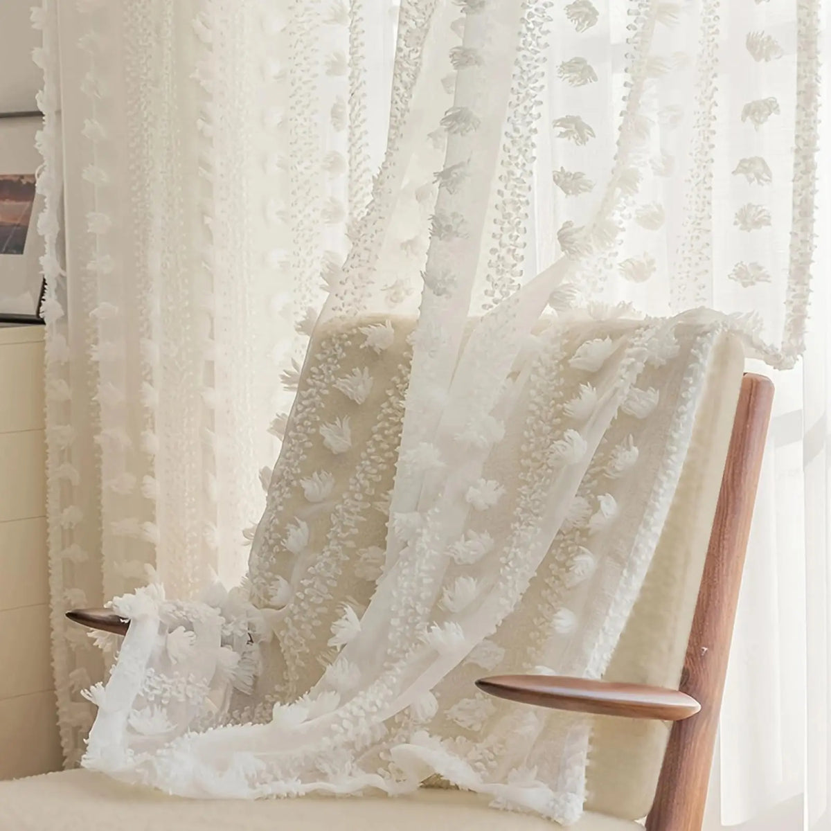 rideau blanc pompom dentelle translucide moderne romantique chambre coucher inclusion
