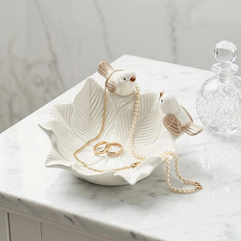 assiette bijoux céramique blanc rose oiseaux feuilles naturelle décoration intérieure anneaux oreilles