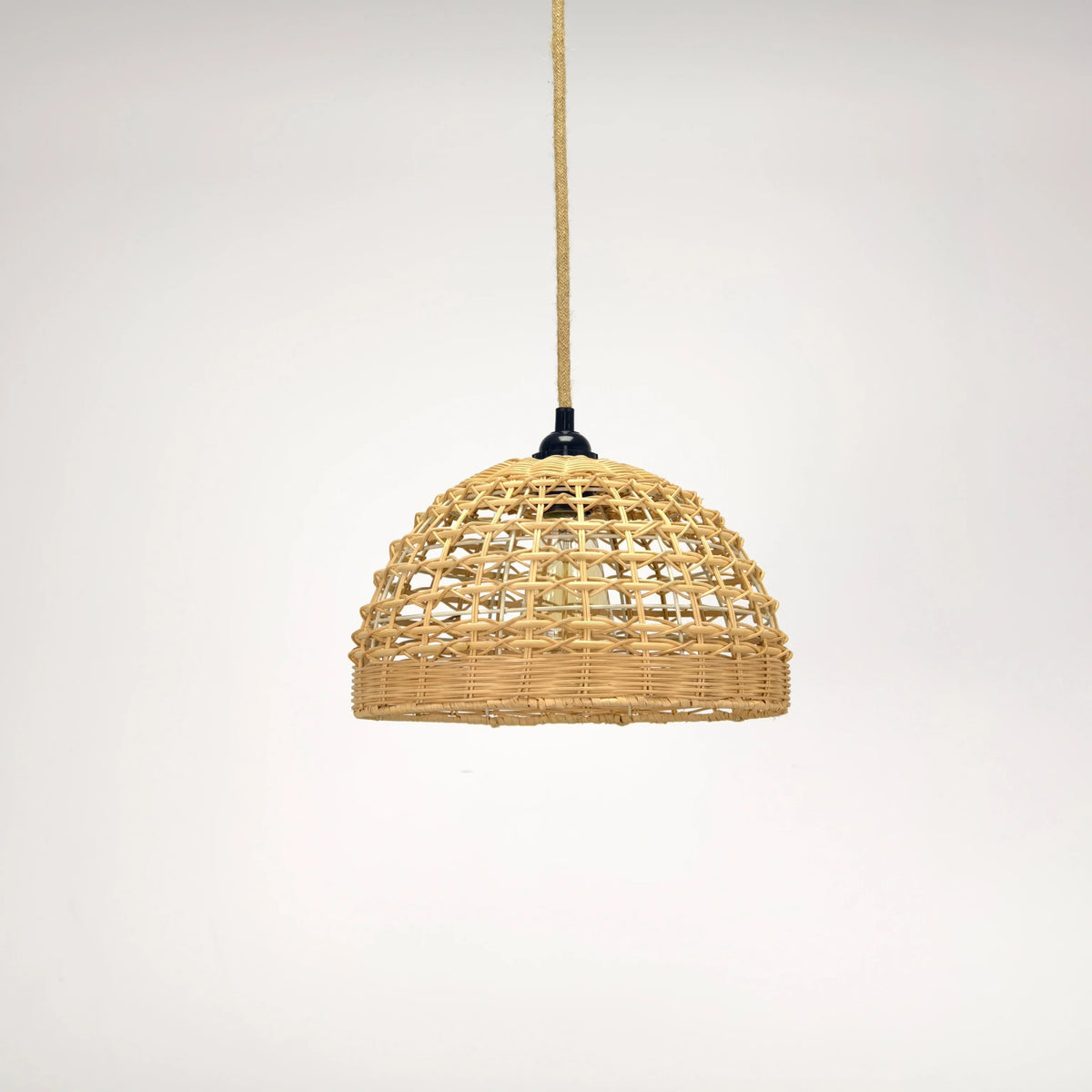 lampe suspendue moderne rotin naturel beige ampoule filament motifs géométriques rustique cordelette facile