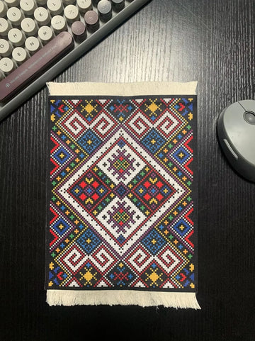 tapis persan géométrique floral rouge noir beige bleu artisanal ethnique
