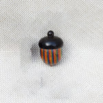 boîte rangement noix érable artisanale anneau métallique portable conteneur petit objet grain bois marron