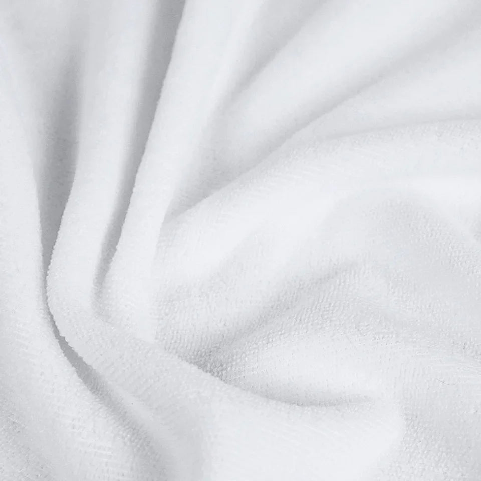 Serviette de plage personnalisée pliée montrant son design moderne