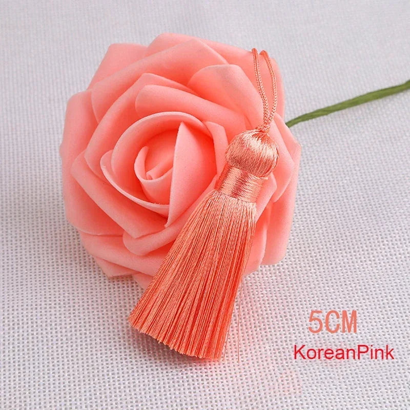 pompons polyester couleur variée 5cm longueur 18cm décoration artisanale rideaux couture pièces