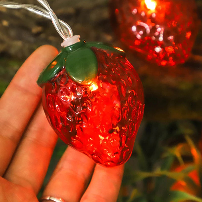guirlande lumineuse fraises rouges vertes décoration moderne anniversaire mariage fête enfants