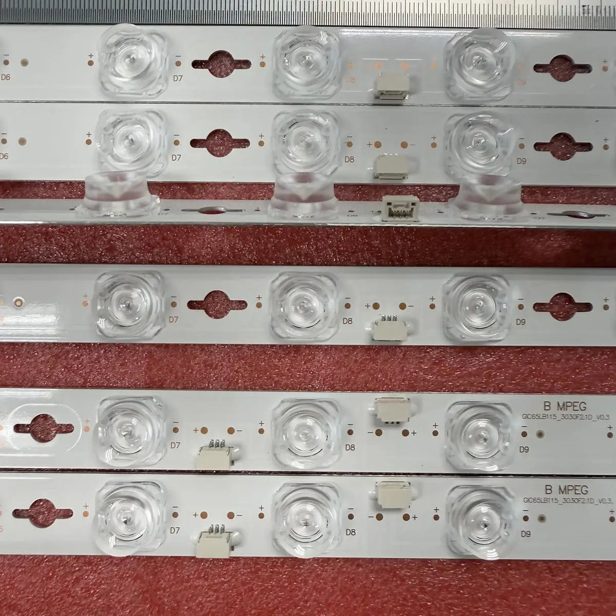 ruban led rétro éclairage téléviseur blanc bleu connecteurs moderne décoration salon intérieur maison