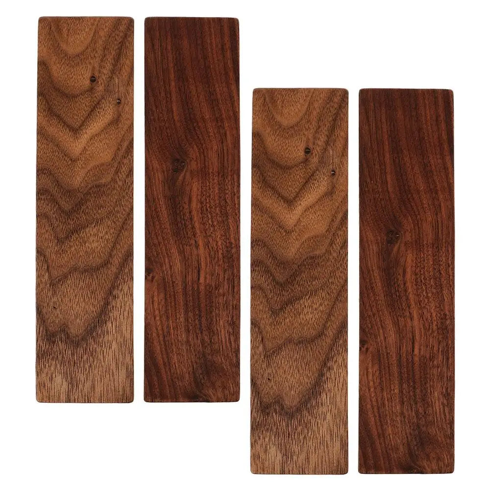découpe planches bois marron foncé sculpture gravure rustique planks carving walnut