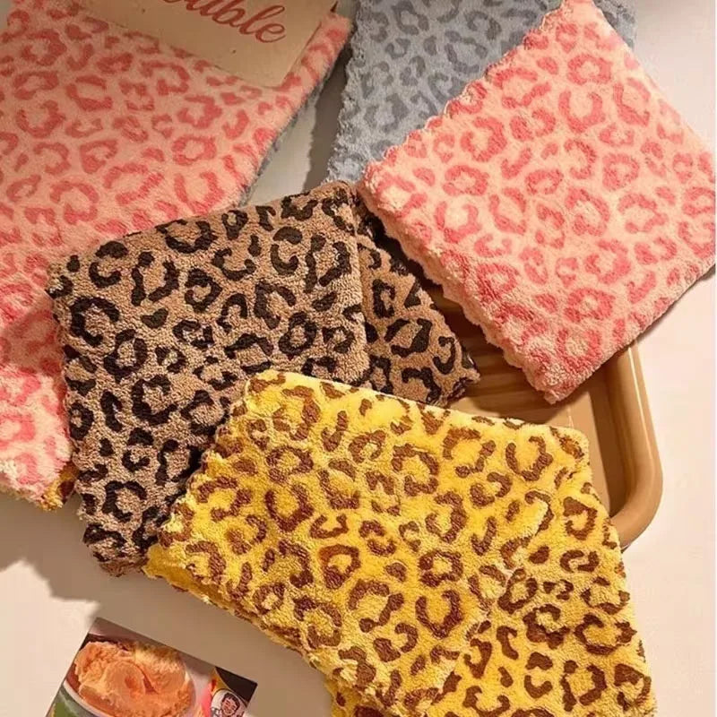 serviettes rose gris jaune marron imprimé léopard texturées absorption haute toilette utilisation domestique polygone