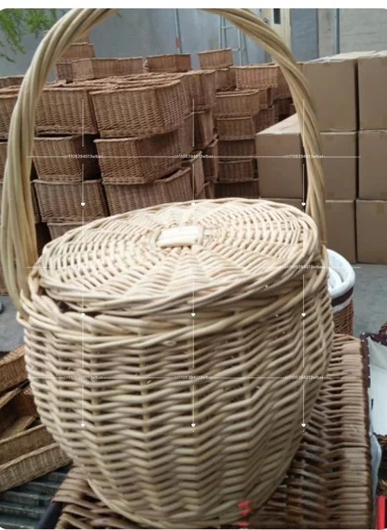 panier osier tressé naturel poignées cuir foulard rouge lunettes soleil rouges traditionnel