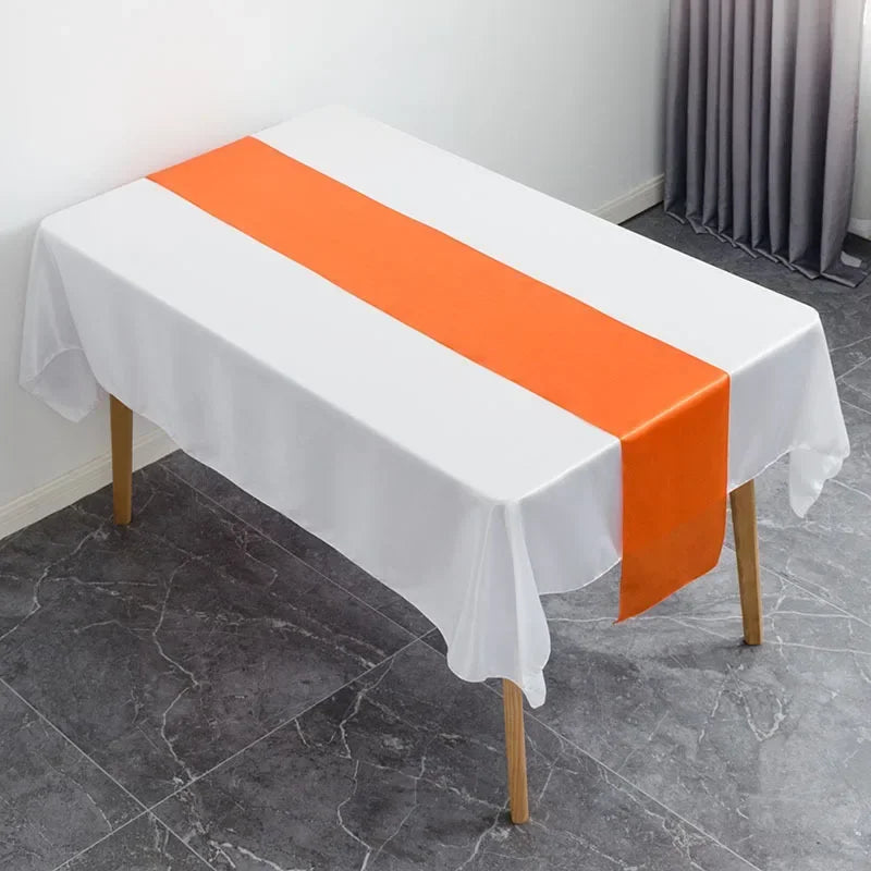 table chemin table uni moderne rouge blanc jaune doré bleu roi beigeclair opacité saisonmariages