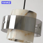 lampes suspendues moderne pierre marbre jaune blanc gris salle chambre semi transparent anneaux métalliques
