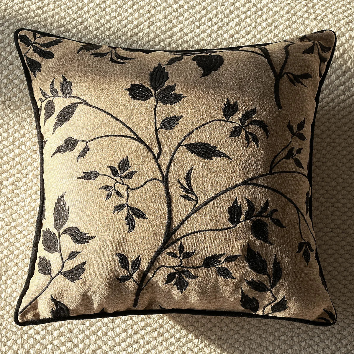 coussin deco fausse fourrure motif geometrique noir blanc nordique contemporain canape voiture