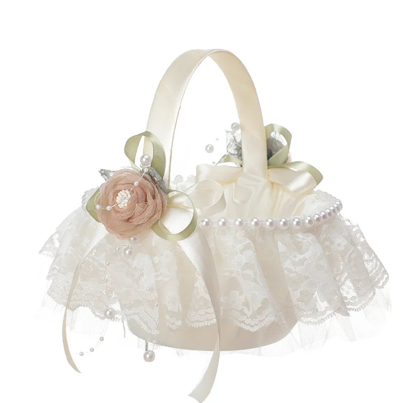 panier dentelle tulle rubans satinés fleurs artificielles romantique champêtre mariage demoiselle honneur deco table