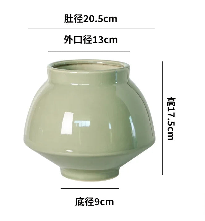 Vase de style japonais en céramique de couleur vert pâle, avec des dimensions détaillées dans l'image.