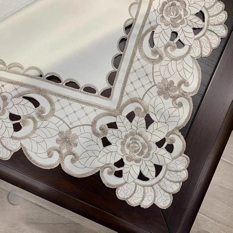 nappe table rectangulaire polyester brodé fleurs classique imperméable réutilisable blanc rose vert beige