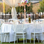 décorations mariage guirlandes satin blanc nacré or chaises allée festive élégantes classicampoises salopes