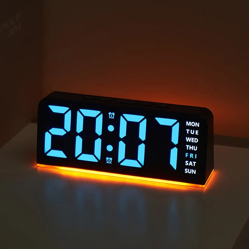 horloge numérique LED moderne multi couleurs ambiancé réglable sans marque