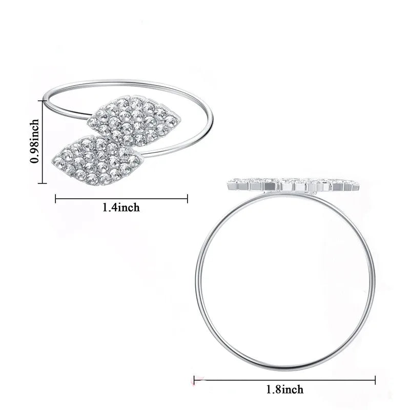 supports serviettes métal rouge soie lisse classique clips mariage dîner decoration table anneaux métalliques