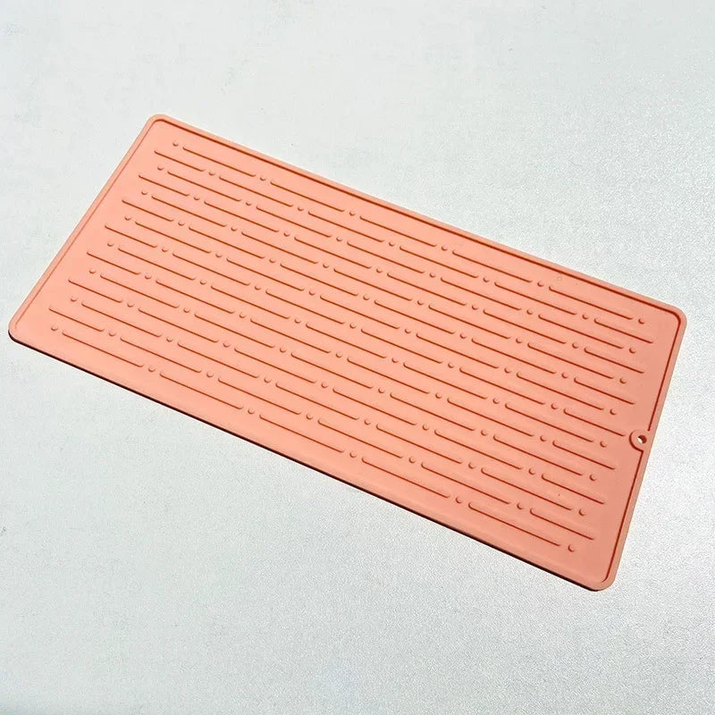 tapis cuisine silicone noir gris vert orange rayures horizontales adhésif anti dérapant rectangle moderne