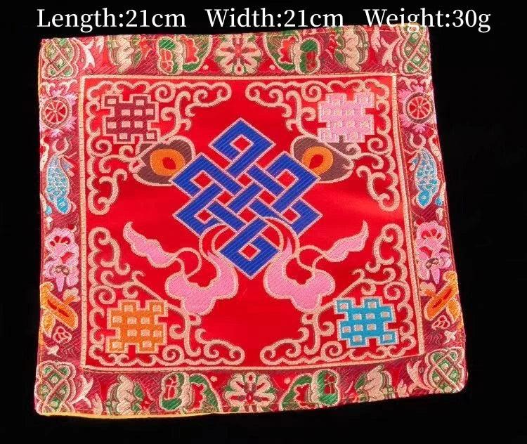 serviettes traditionnelles multicolores brodées motifs floraux géométriques opaques