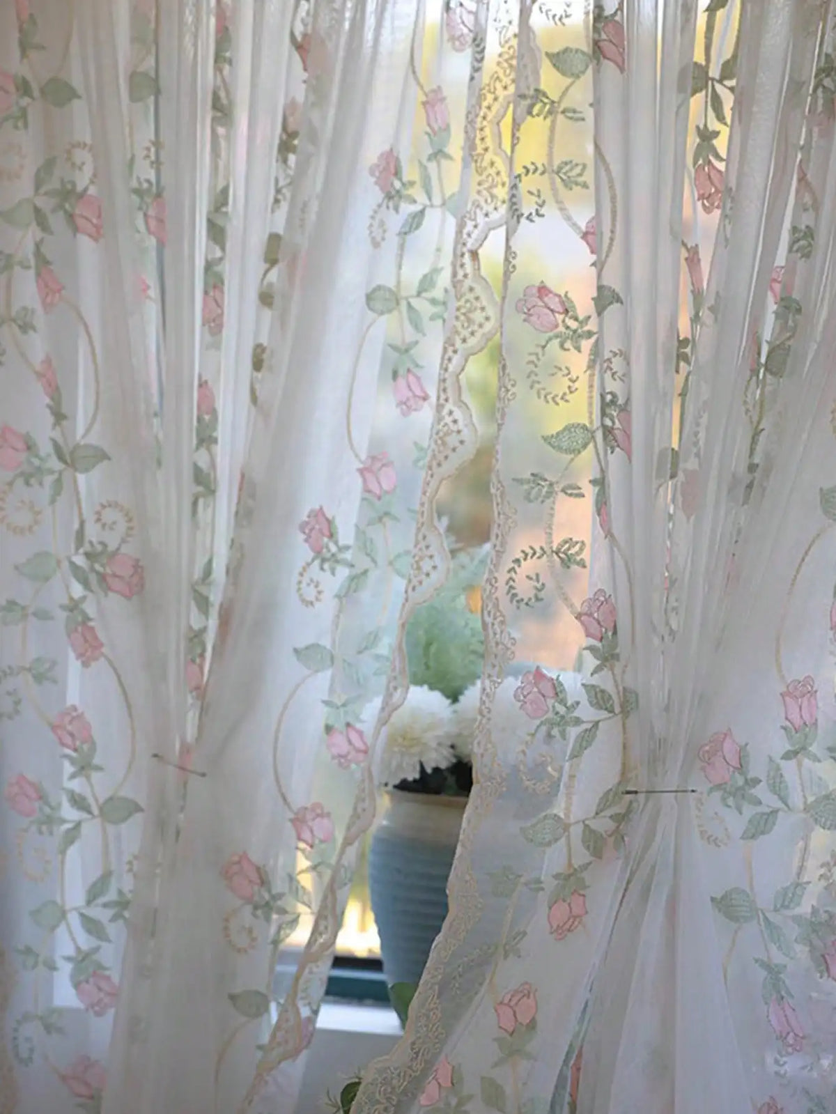 rideau floral transparent romantique blanc rose vert dentelle echangement daillets balcon chambre