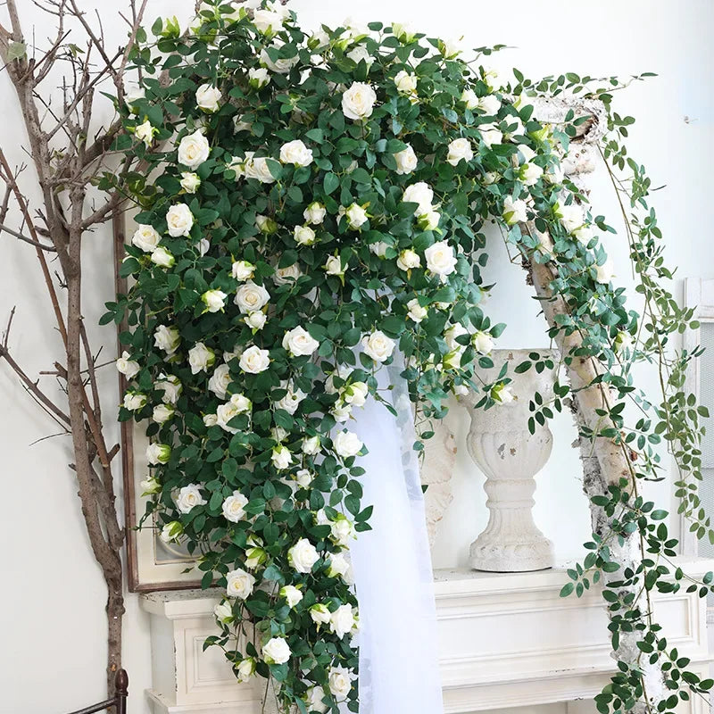 guirlande fleurs artificielles roses feuilles vertes extérieur accrochage naturelle rustique