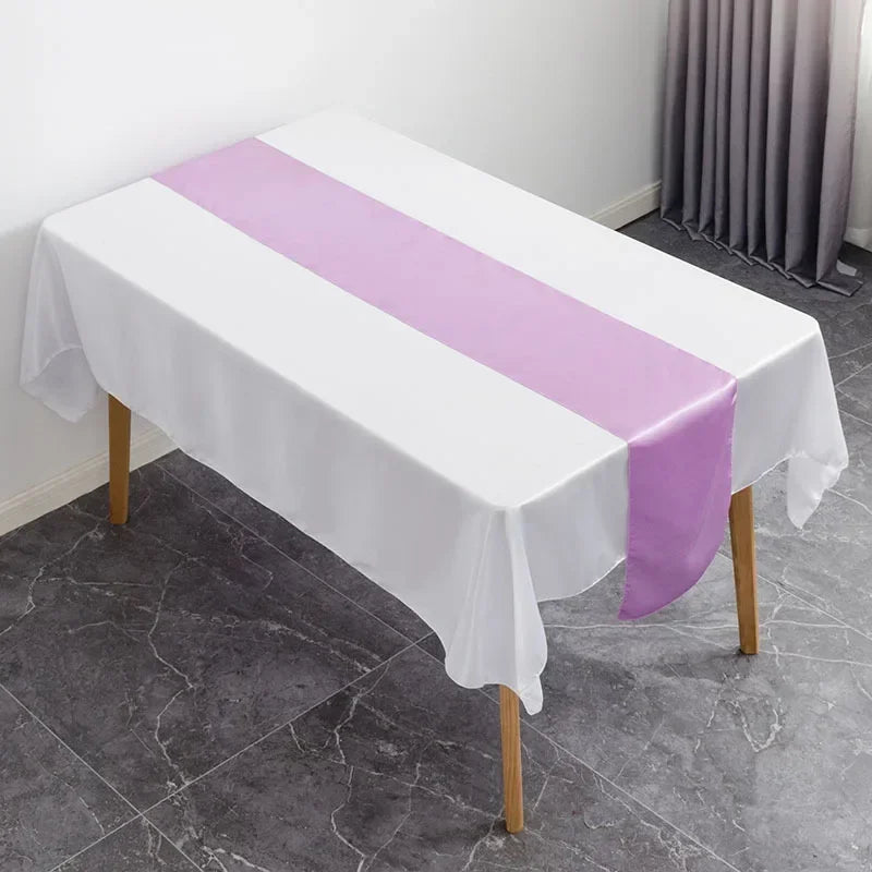 table chemin table uni moderne rouge blanc jaune doré bleu roi beigeclair opacité saisonmariages