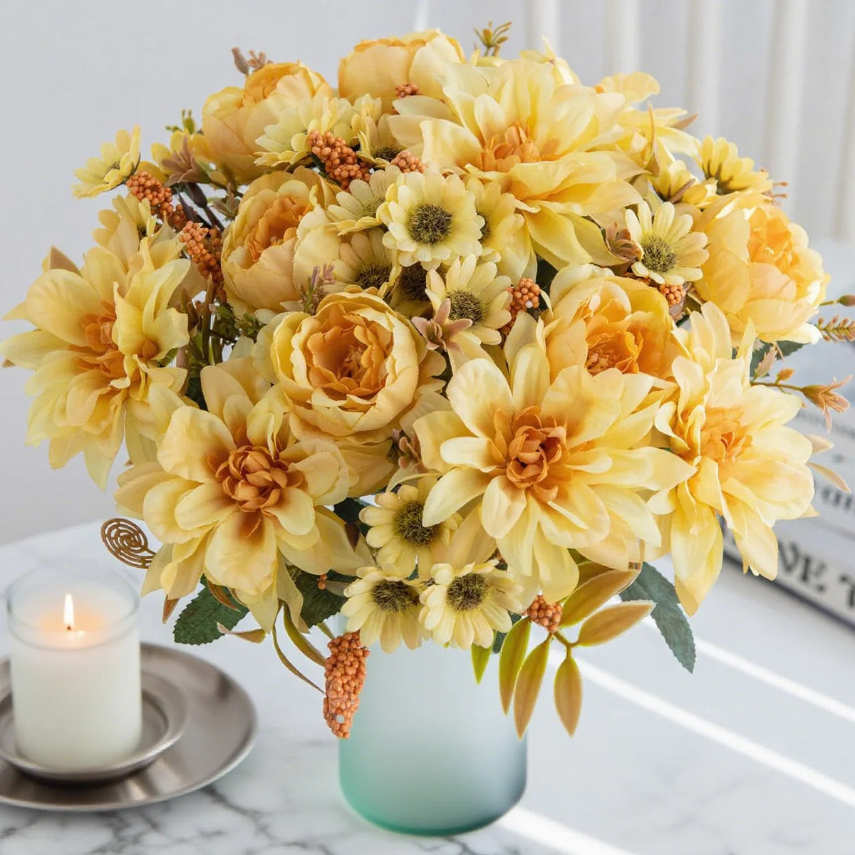 bouquets fleurs artificielles rose turquoises intérieur mariage décoration maison vases différents vintage floral