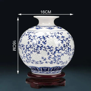 vase porcelaine chinois traditionnel blanc bleu floral délicat décoration intérieurOpaque vase with floral and